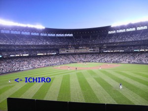 ichiro-at-right